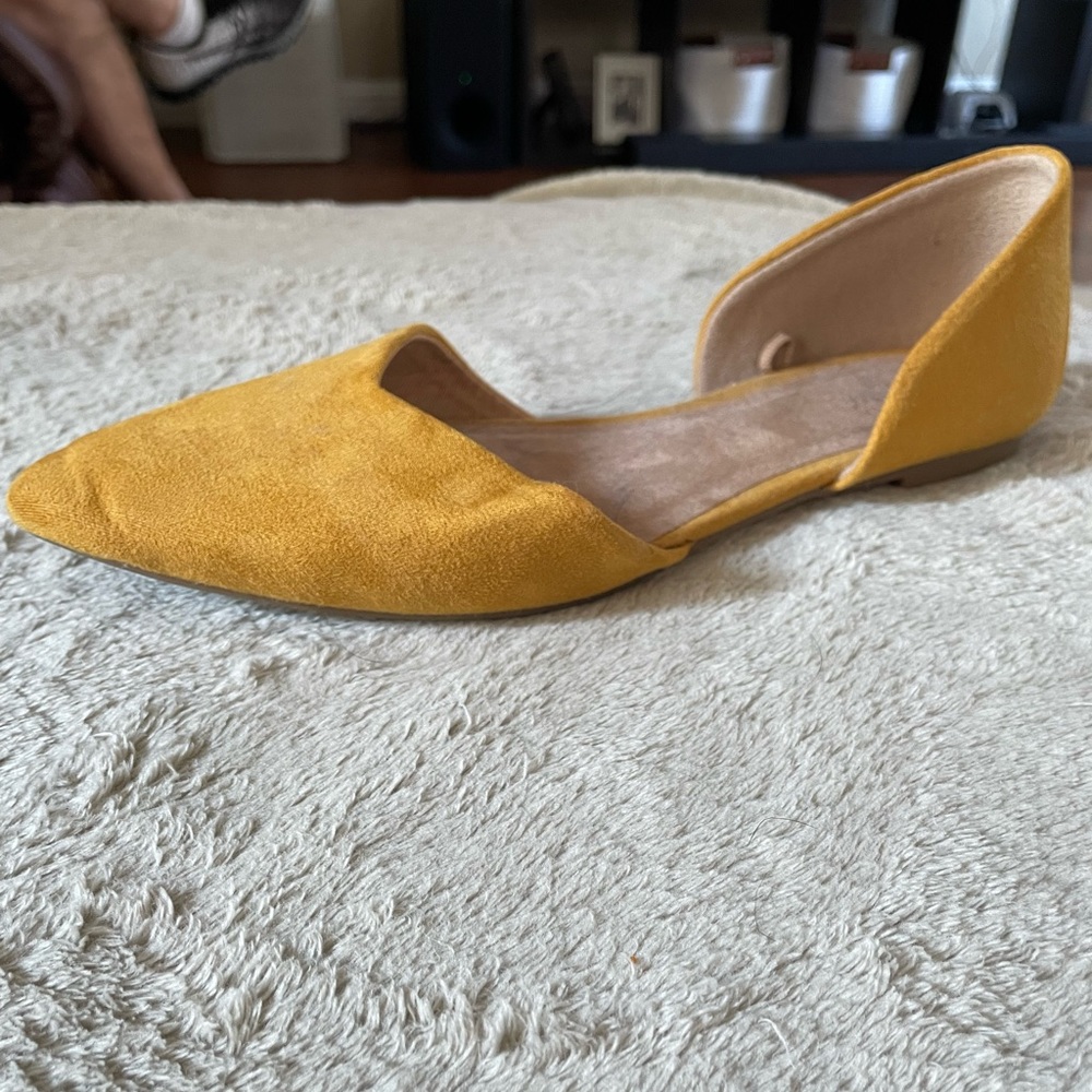 Mustard yellow pointed-toe old navy flats